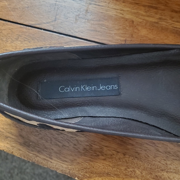 Calvin Klein Jeans animal print flats - Picture 2 of 3
